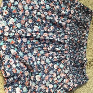 AR flower stretch shorts